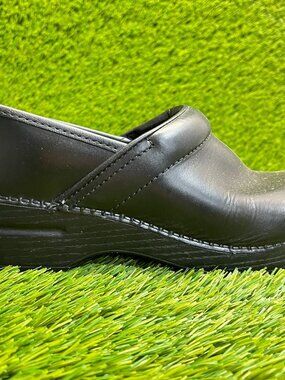 Dansko XP 2.0 Womens Size 8.5D Black Casual Leather Professional Clogs Shoes